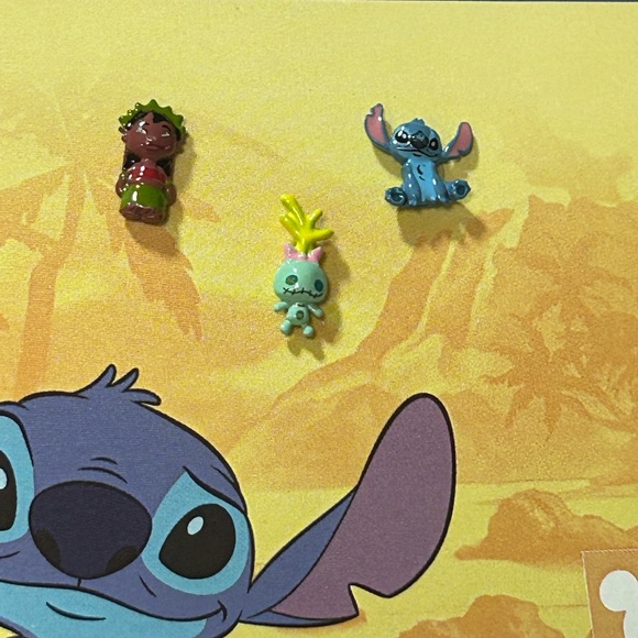 Disney charm sets - Picture 2 of 9